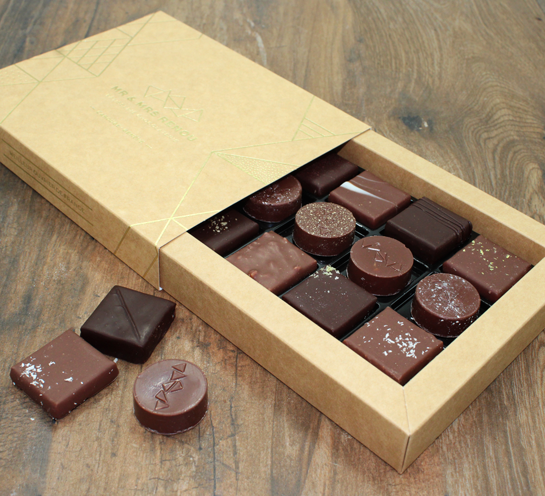 Coffret Assortiment Bonbons de Chocolat NOIR ET LAIT - 12 pièces