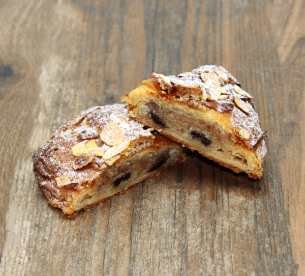 Pain au Chocolat aux Amandes